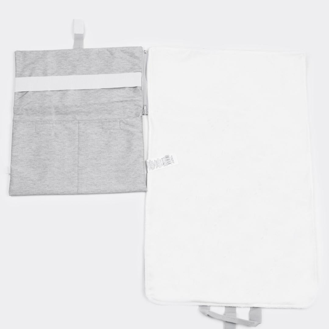 折り畳み型 コンパクトおむつ替えマット
