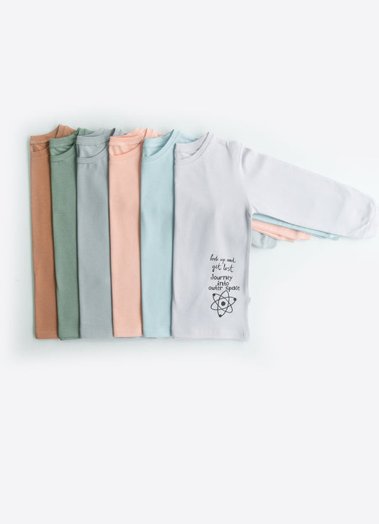 キッズサイズ　シンプル長袖Tシャツ　ロングシャツ - 2023