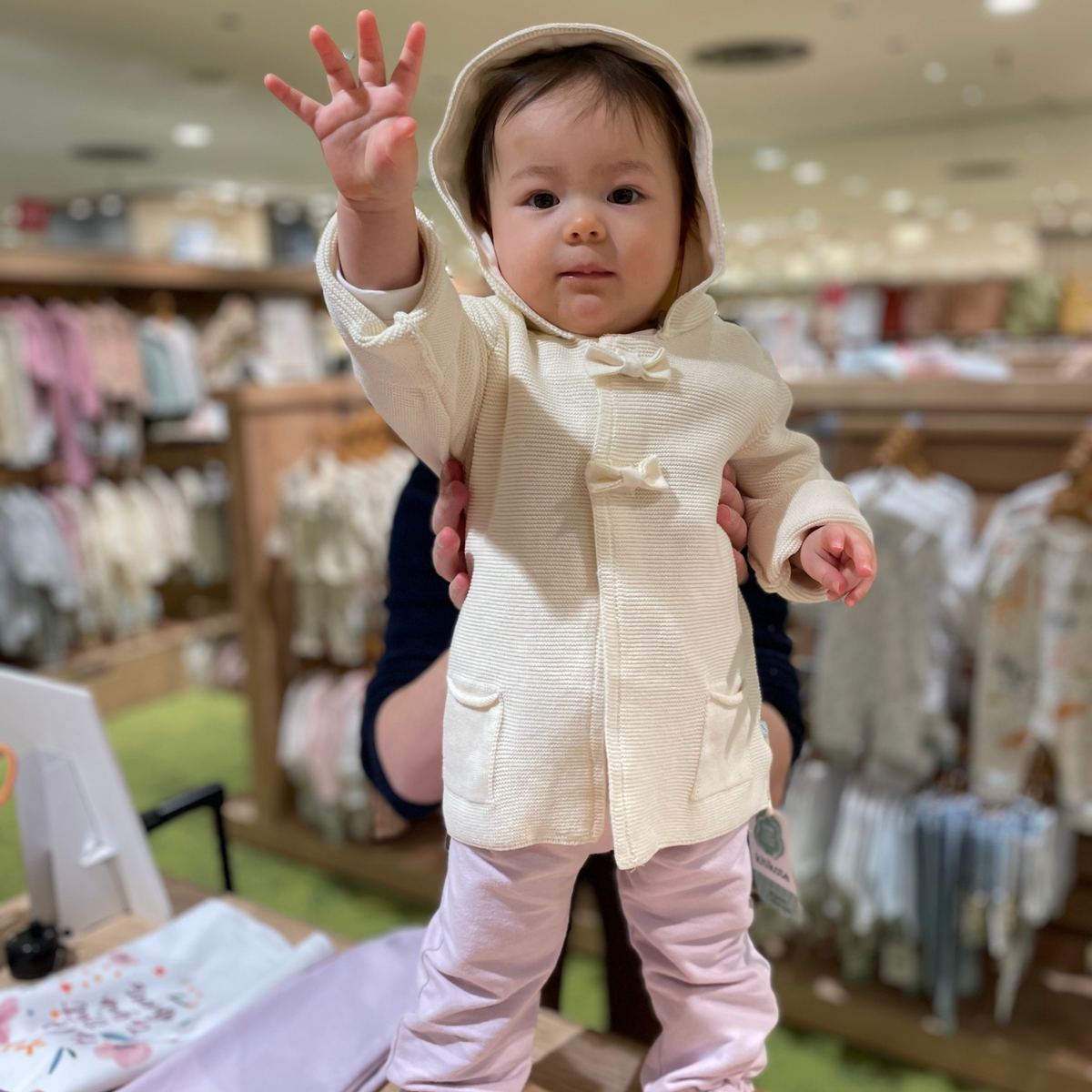 オーガニック　リボン付きニットフードジャケット－ knitted Girl Jacket with ribbons