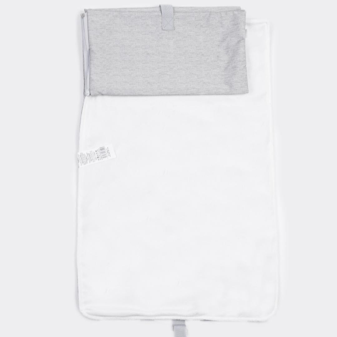 折り畳み型 コンパクトおむつ替えマット